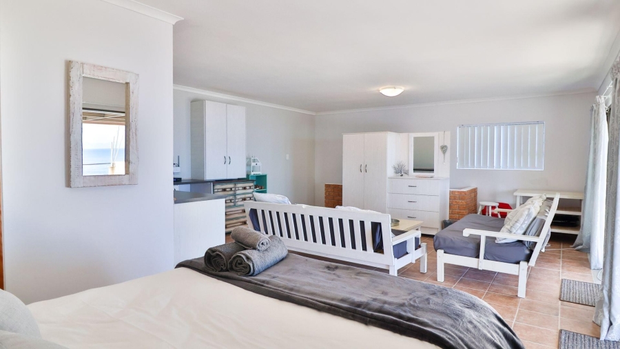 5 Bedroom Property for Sale in De Kelders Western Cape